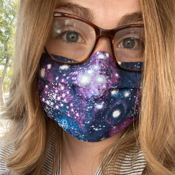 Meet your Posher, Micaela - Picture 1 of 1